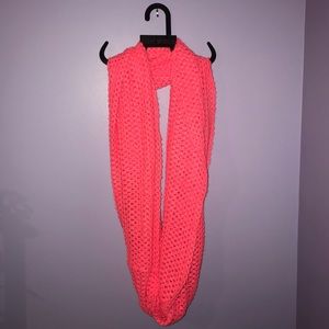 NWOT 💗 Infinity Scarf